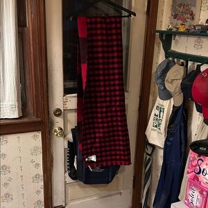 Banana Republic Red and Black Checkered Scarf 99% wool heavyweight NWT